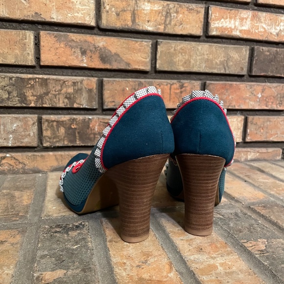 Beautiful Round Toe Ruby Shoo Heels * Size 6/39 - Picture 2 of 7